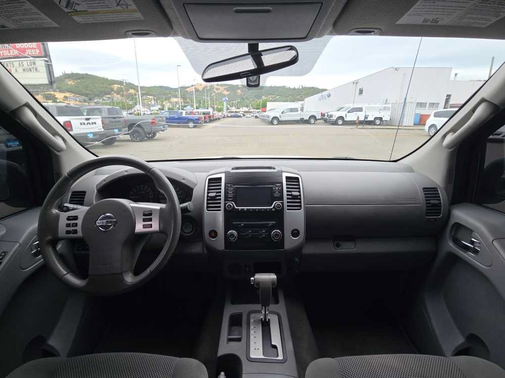 Used 2016 Nissan Frontier SV RWD image 16
