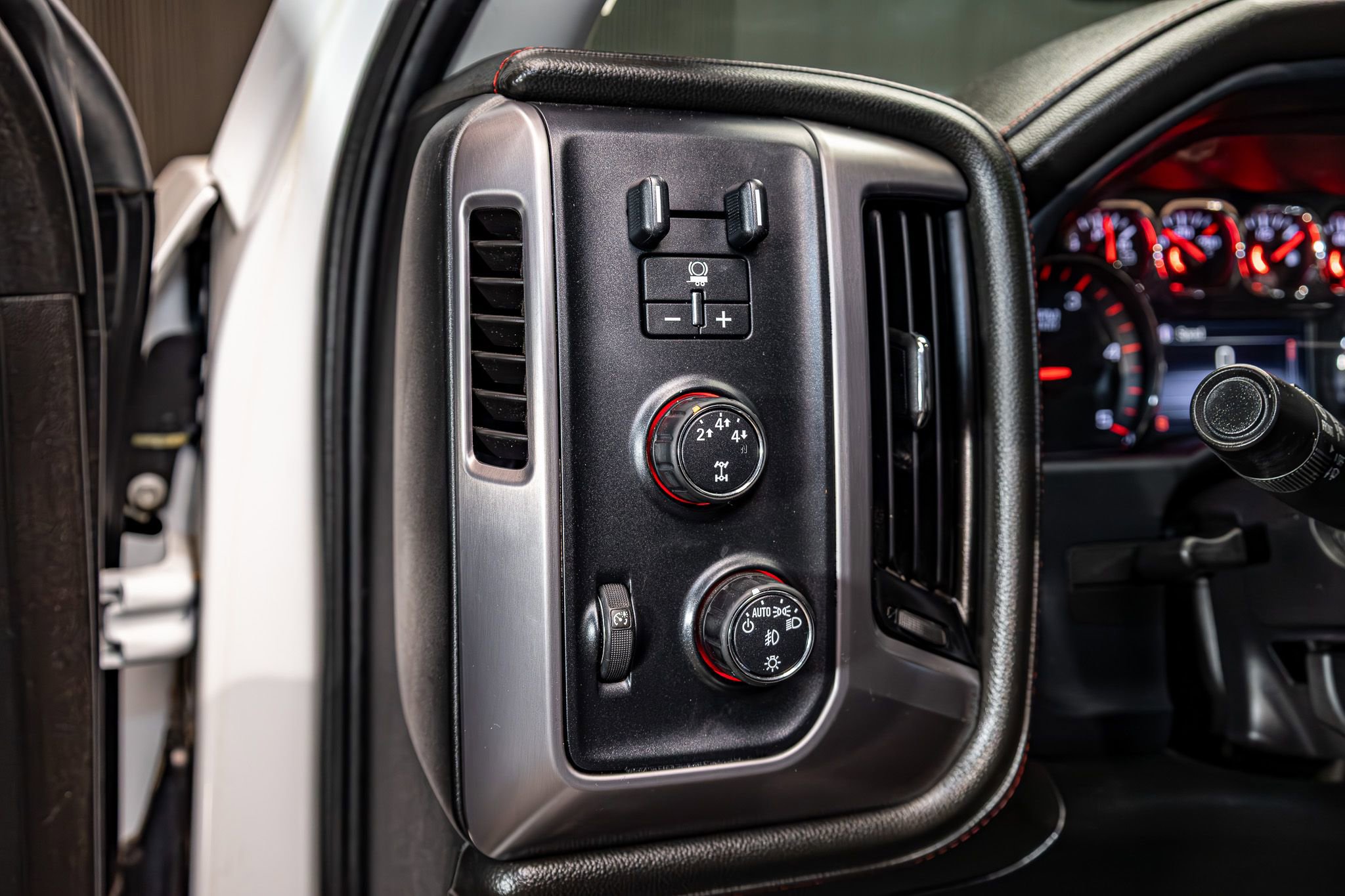 Used 2016 GMC Sierra 3500 SLT AWD/4WD image 16