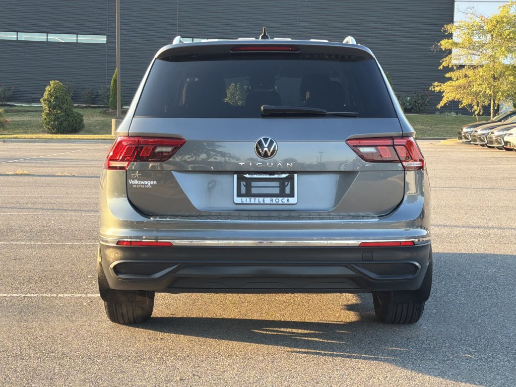 Used 2024 Volkswagen Tiguan SE FWD image 4