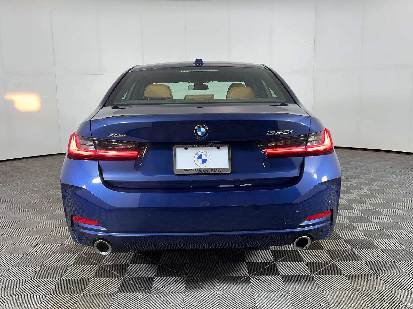 Used 2023 BMW 330i xDrive Sedan w/ Premium Package AWD/4WD image 6
