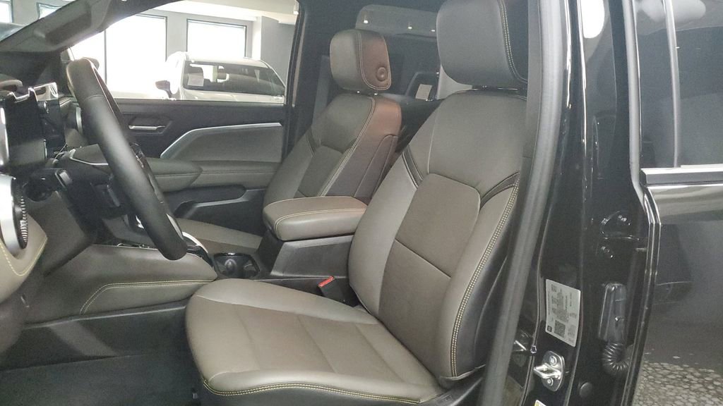 Used 2023 Chevrolet Colorado ZR2 w/ ZR2 Convenience Package III image 18