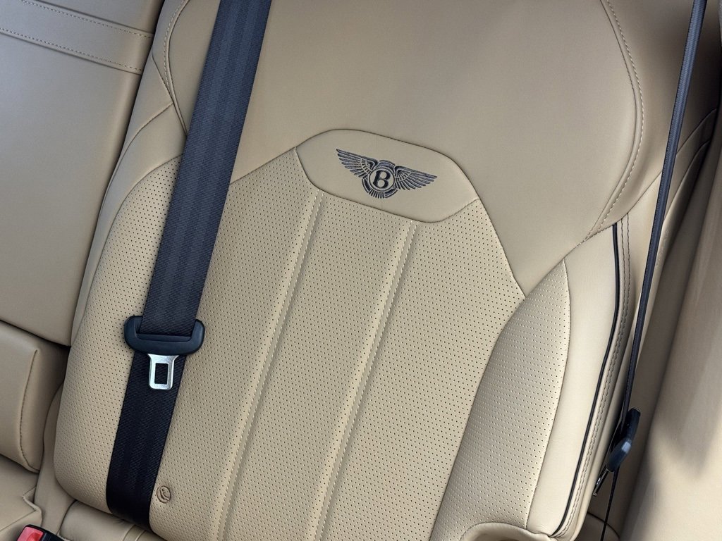 New 2024 Bentley Bentayga Plug-In Hybrid image 29