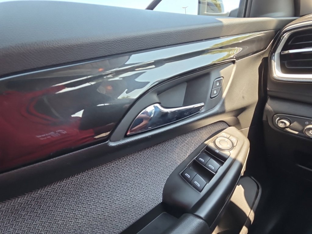 Used 2025 Chevrolet TrailBlazer LT FWD image 27