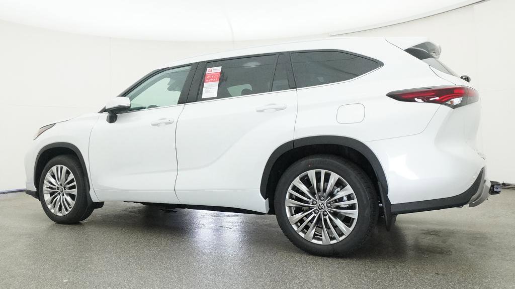 New 2026 Toyota Highlander Platinum AWD/4WD image 4