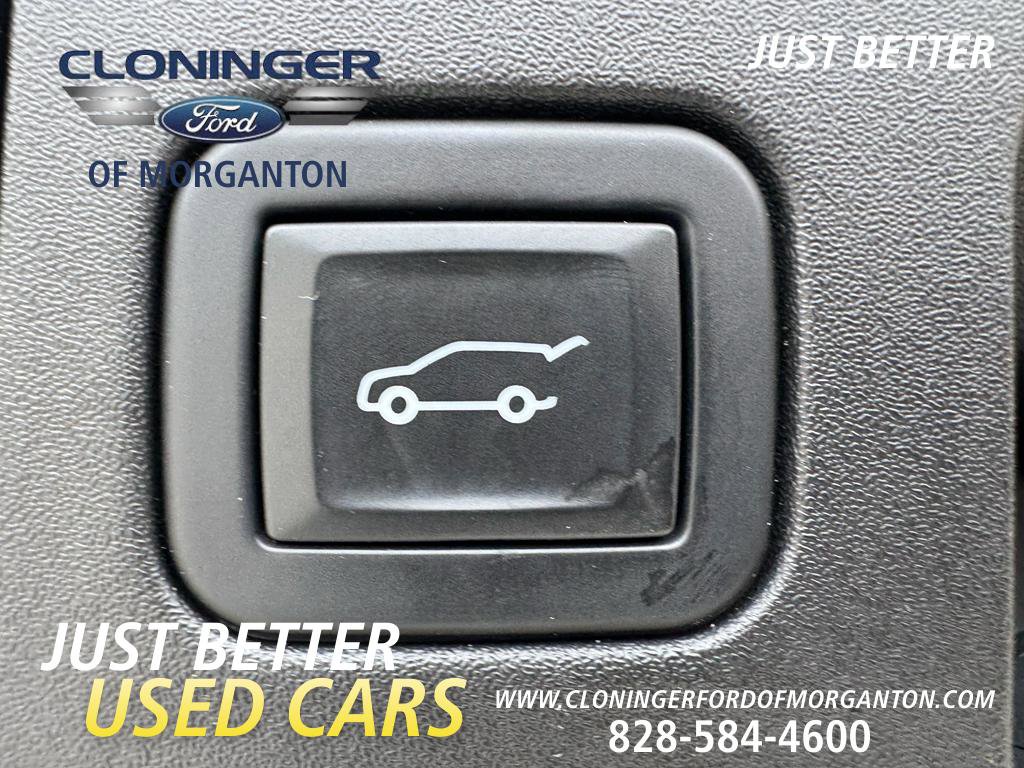 Used 2023 Cadillac XT4 Premium Luxury image 8