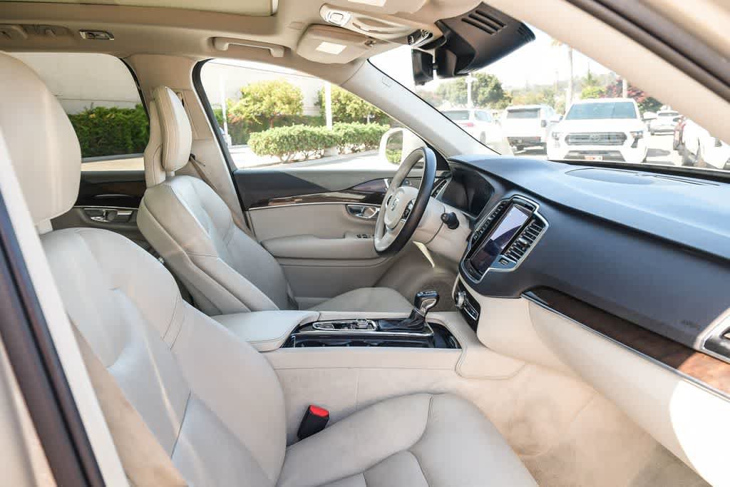Used 2016 Volvo XC90 T6 Momentum w/ Momentum Plus Package AWD/4WD image 15