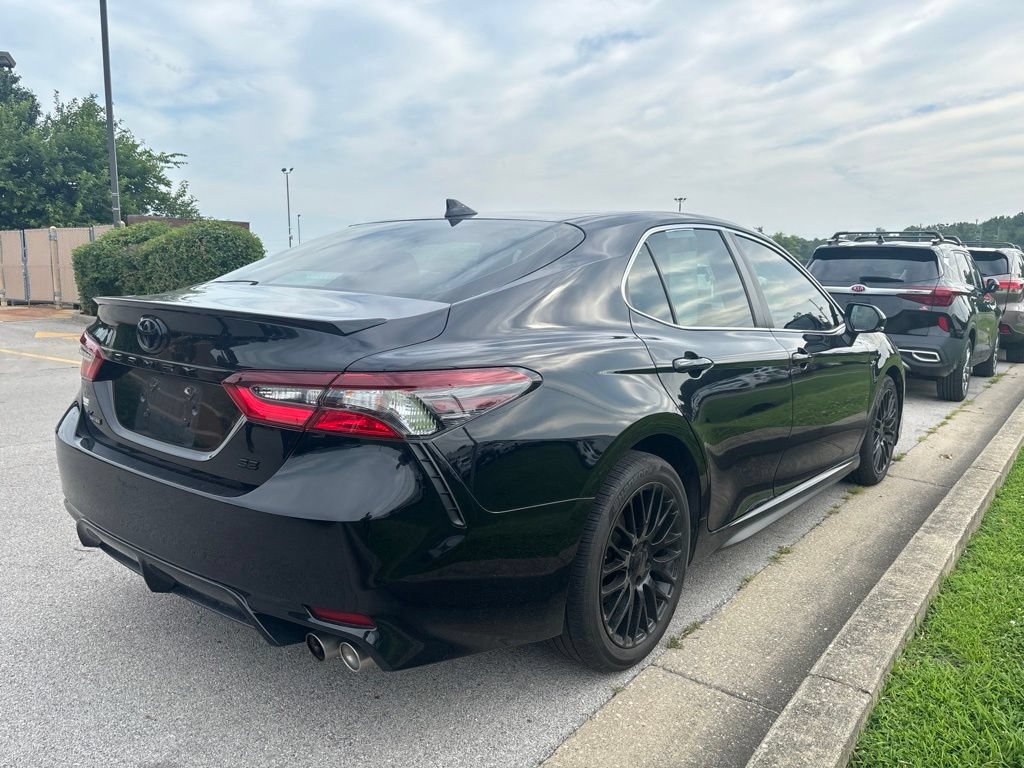 Used 2024 Toyota Camry SE FWD image 3