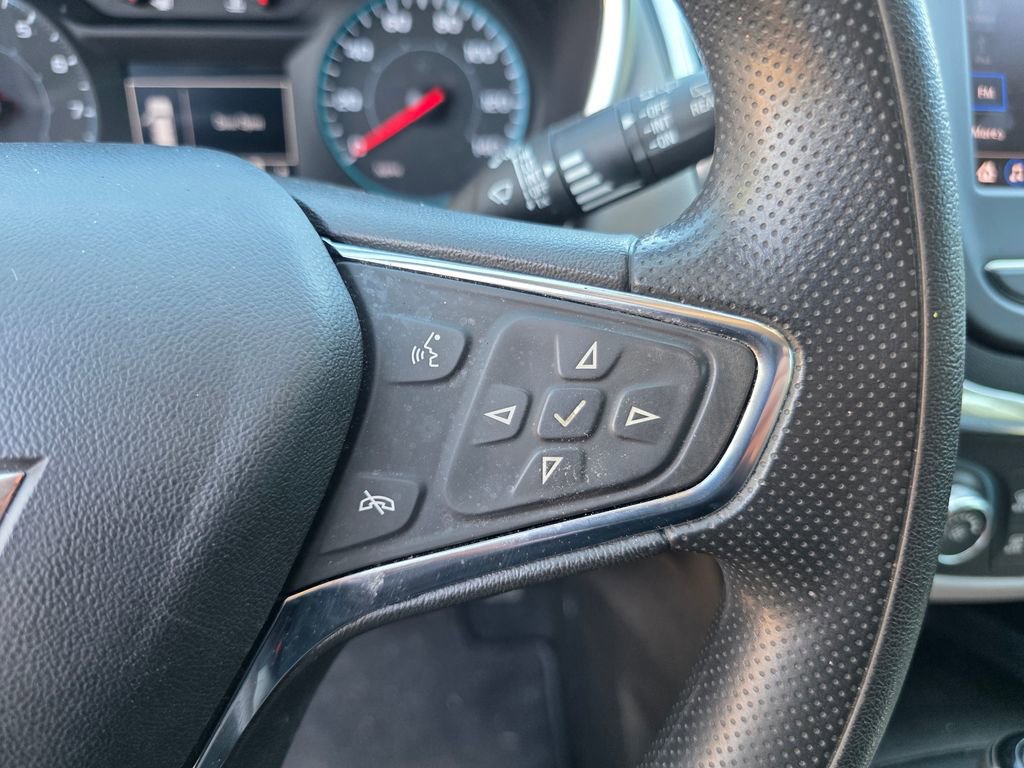 Used 2021 Chevrolet Equinox LS image 22