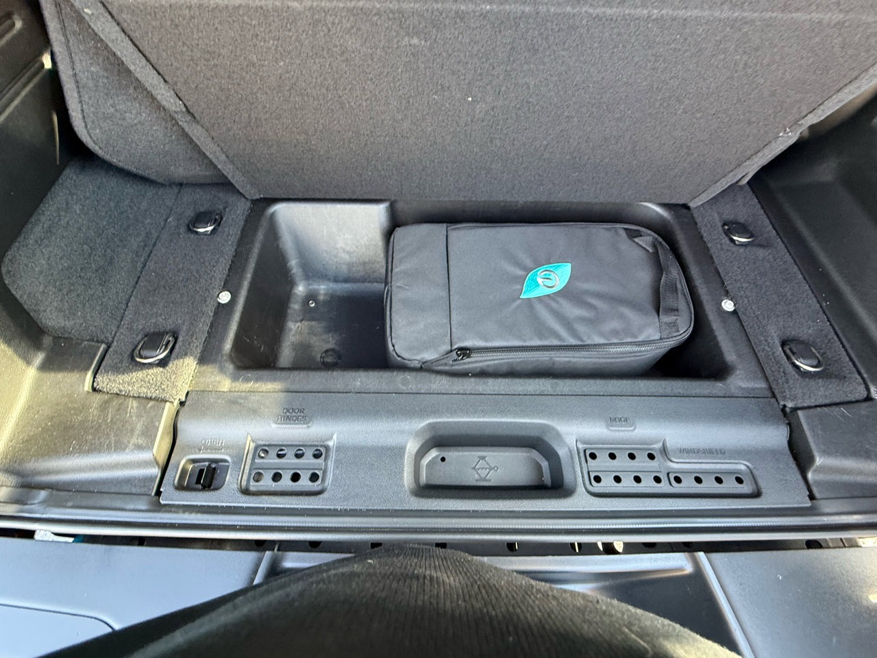 Used 2022 Jeep Wrangler Unlimited Rubicon 4xe w/ Dual Top Group image 39