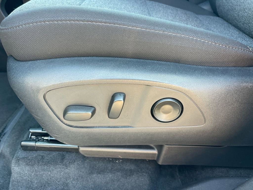 Used 2025 GMC Acadia Elevation FWD image 10