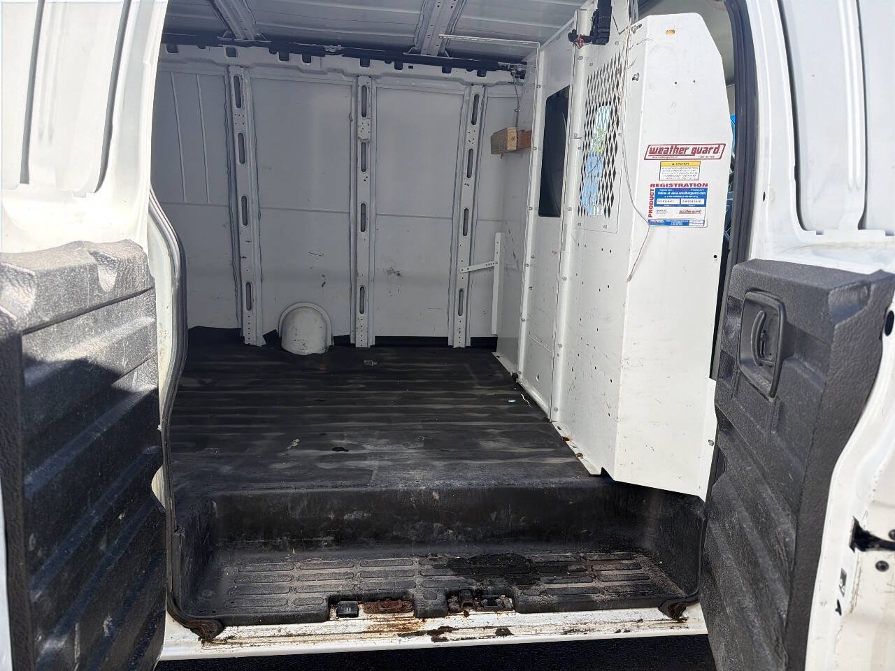 Used 2019 GMC Savana 3500 Extended w/ Chrome Appearance Package RWD image 10
