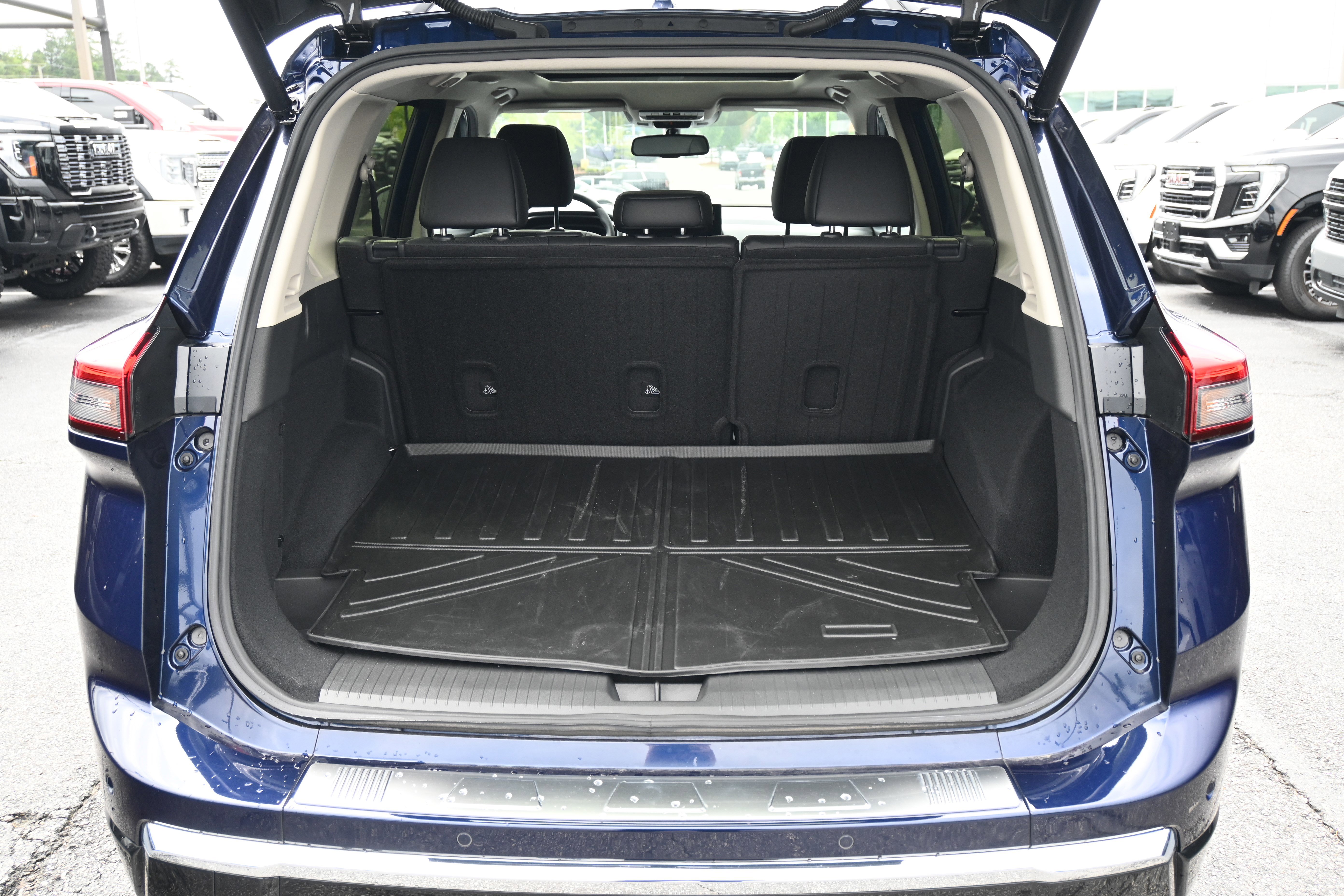 Used 2025 Nissan Rogue Platinum w/ Platinum Premium Package FWD image 31