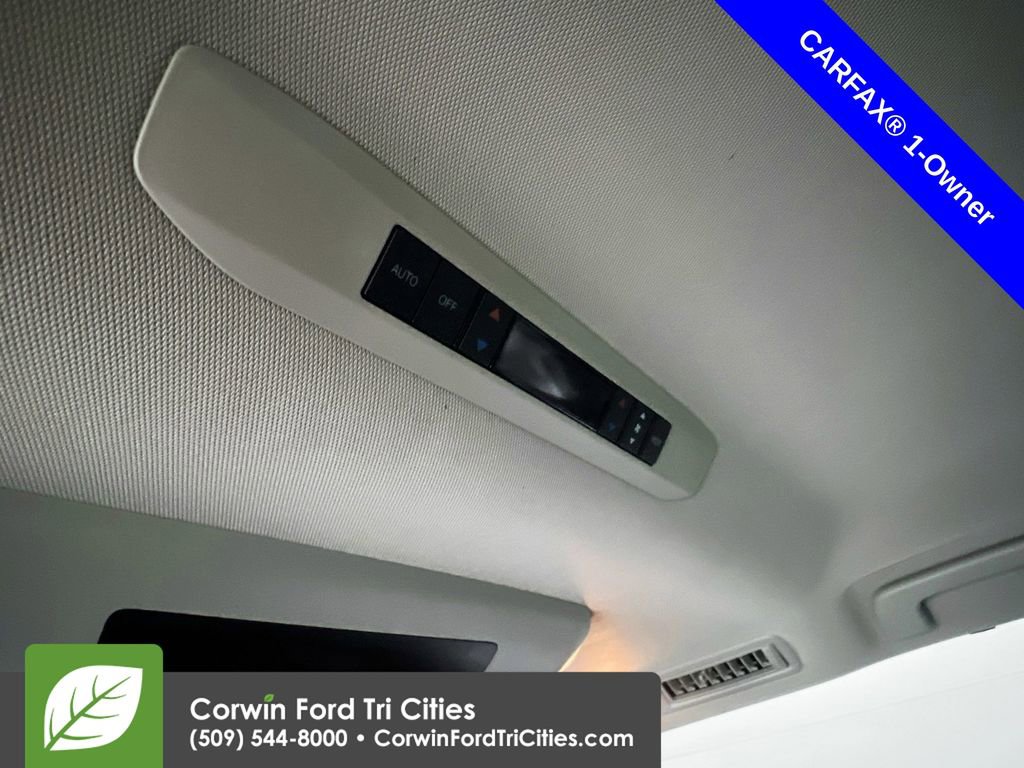 Used 2023 Toyota Sienna XLE w/ XLE Plus Package image 29