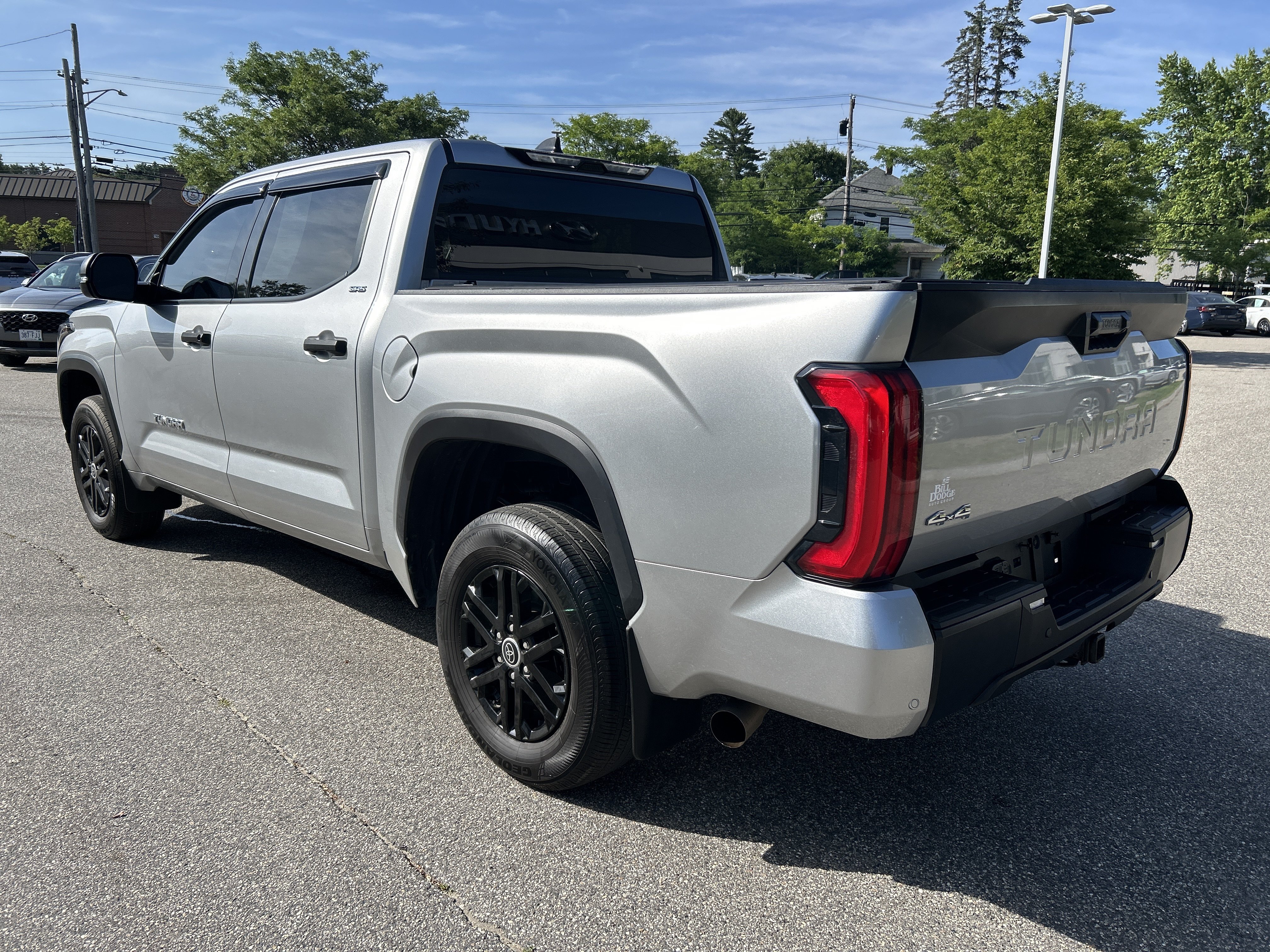 Used 2023 Toyota Tundra SR5 w/ SR5 Convenience Package AWD/4WD image 7