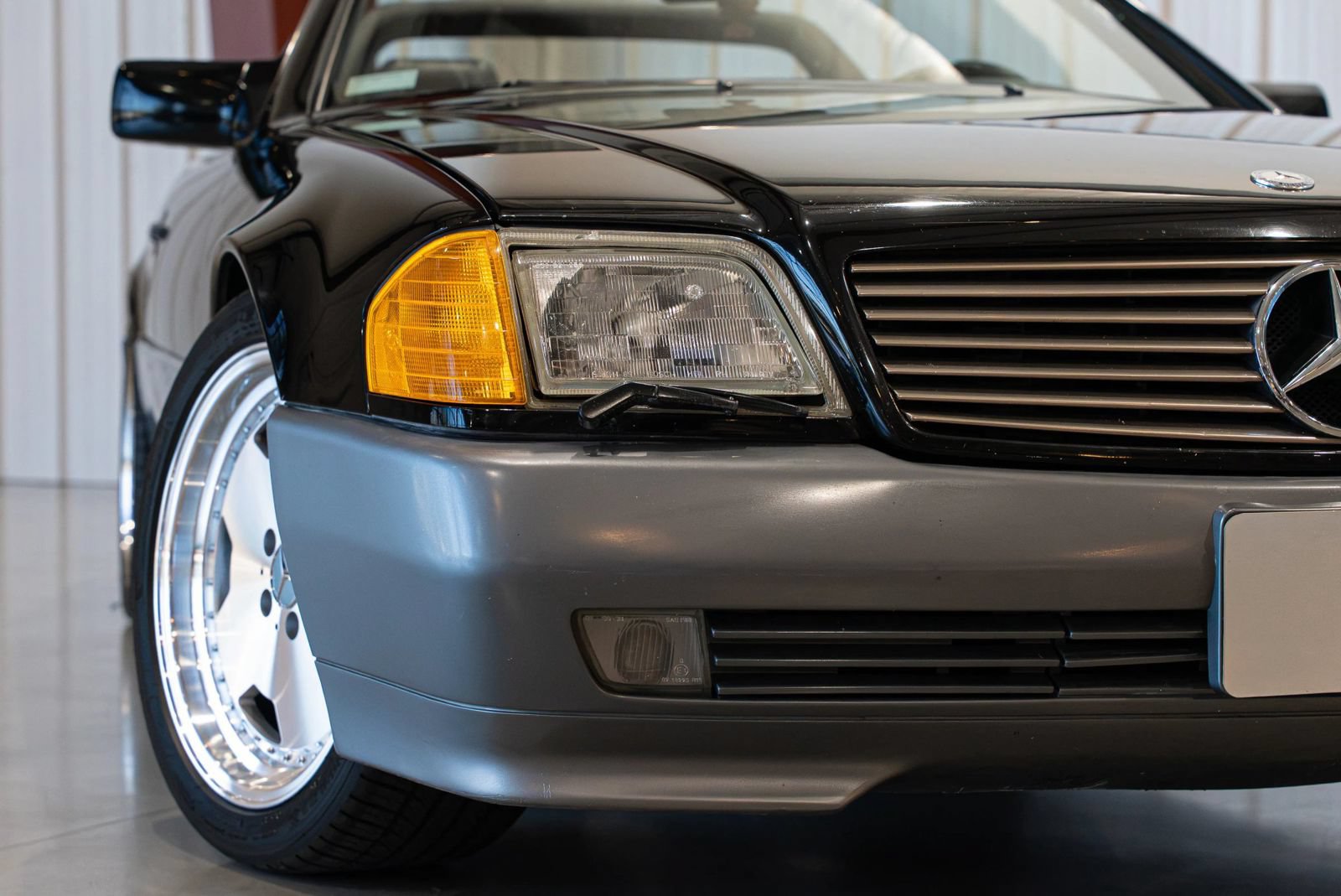 Used 1992 Mercedes-Benz 500 SL image 3