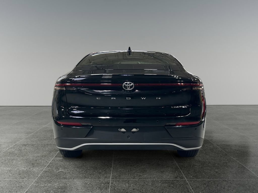 Used 2023 Toyota Crown Limited image 6