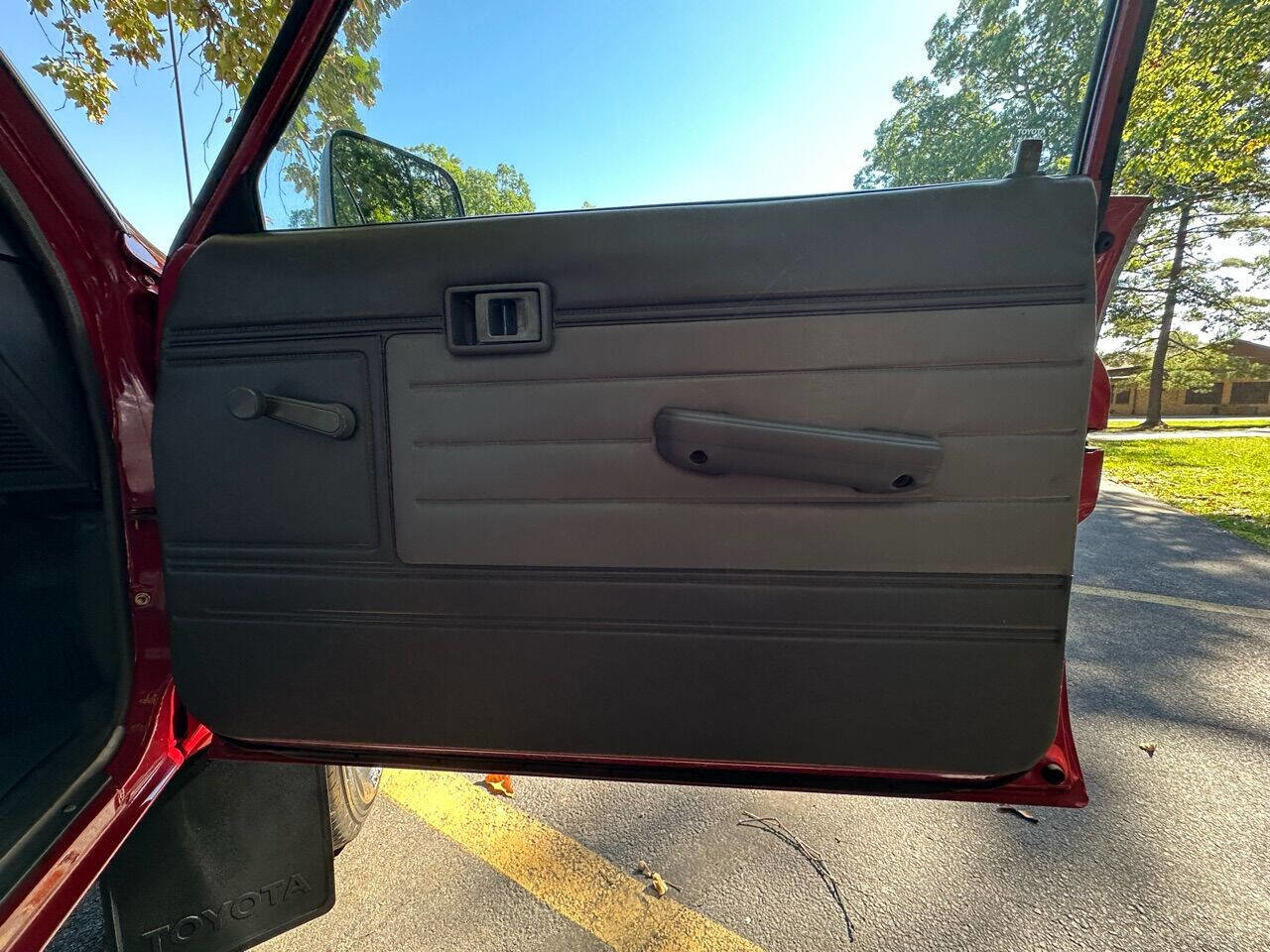 Used 1988 Toyota Pickup 4x4 Regular Cab image 33