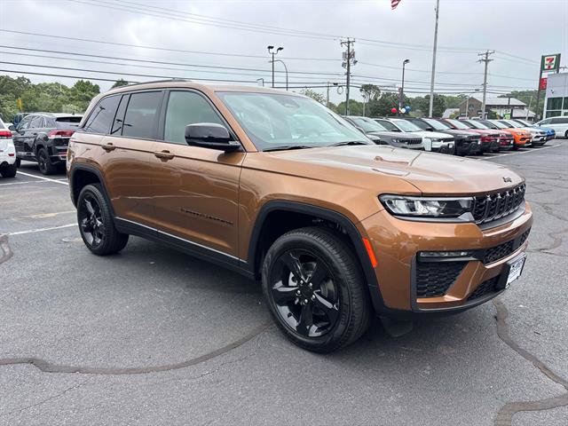New 2026 Jeep Grand Cherokee Limited w/ Limited Altitude Package AWD/4WD image 1