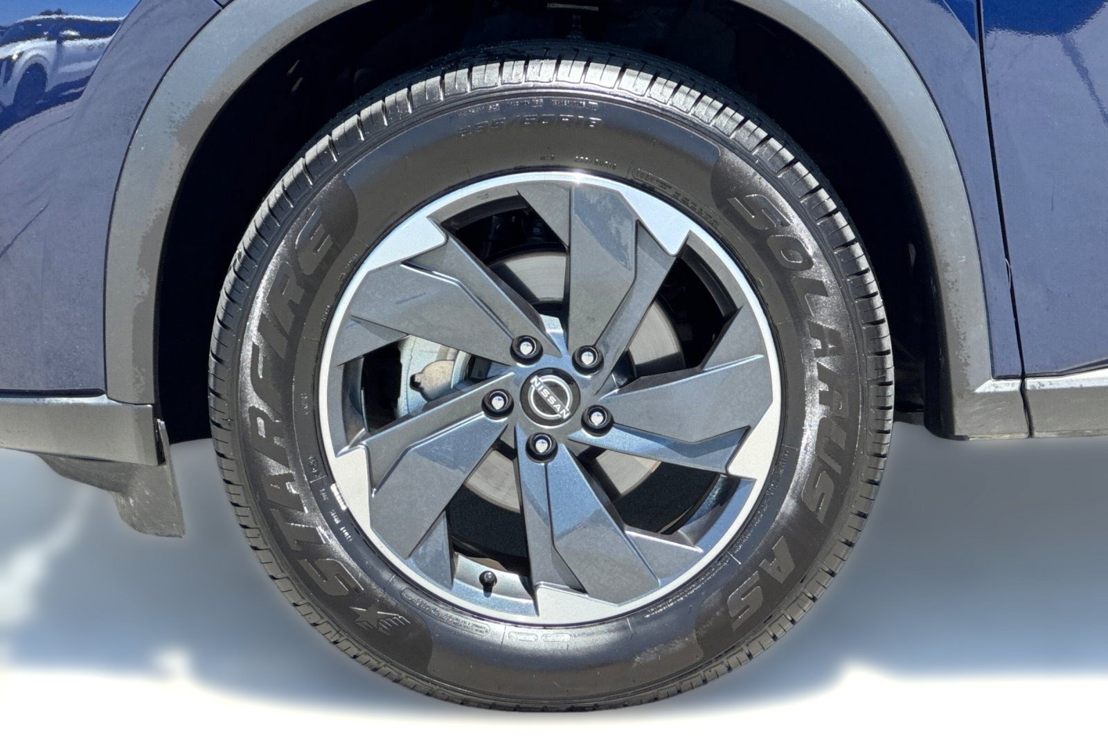 Used 2025 Nissan Rogue SV AWD/4WD image 13