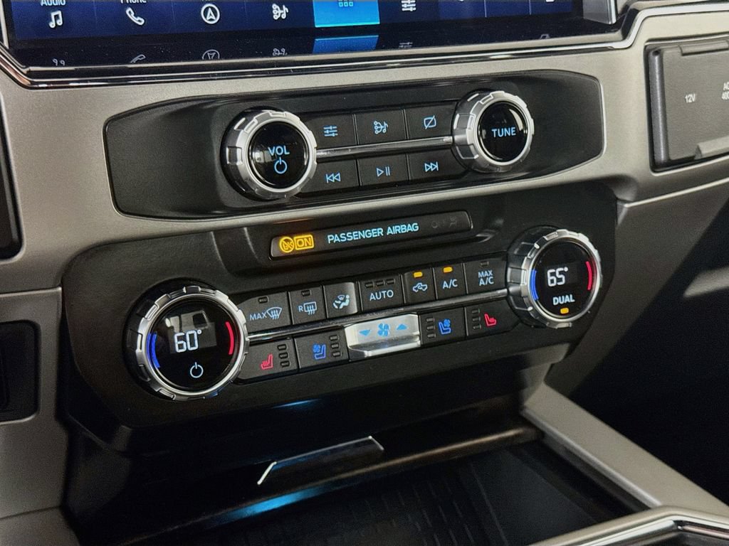 Used 2022 Ford F450 Lariat w/ Lariat Ultimate Package AWD/4WD image 18