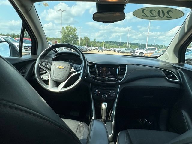 Used 2022 Chevrolet Trax LT w/ LT Convenience Package AWD/4WD image 38