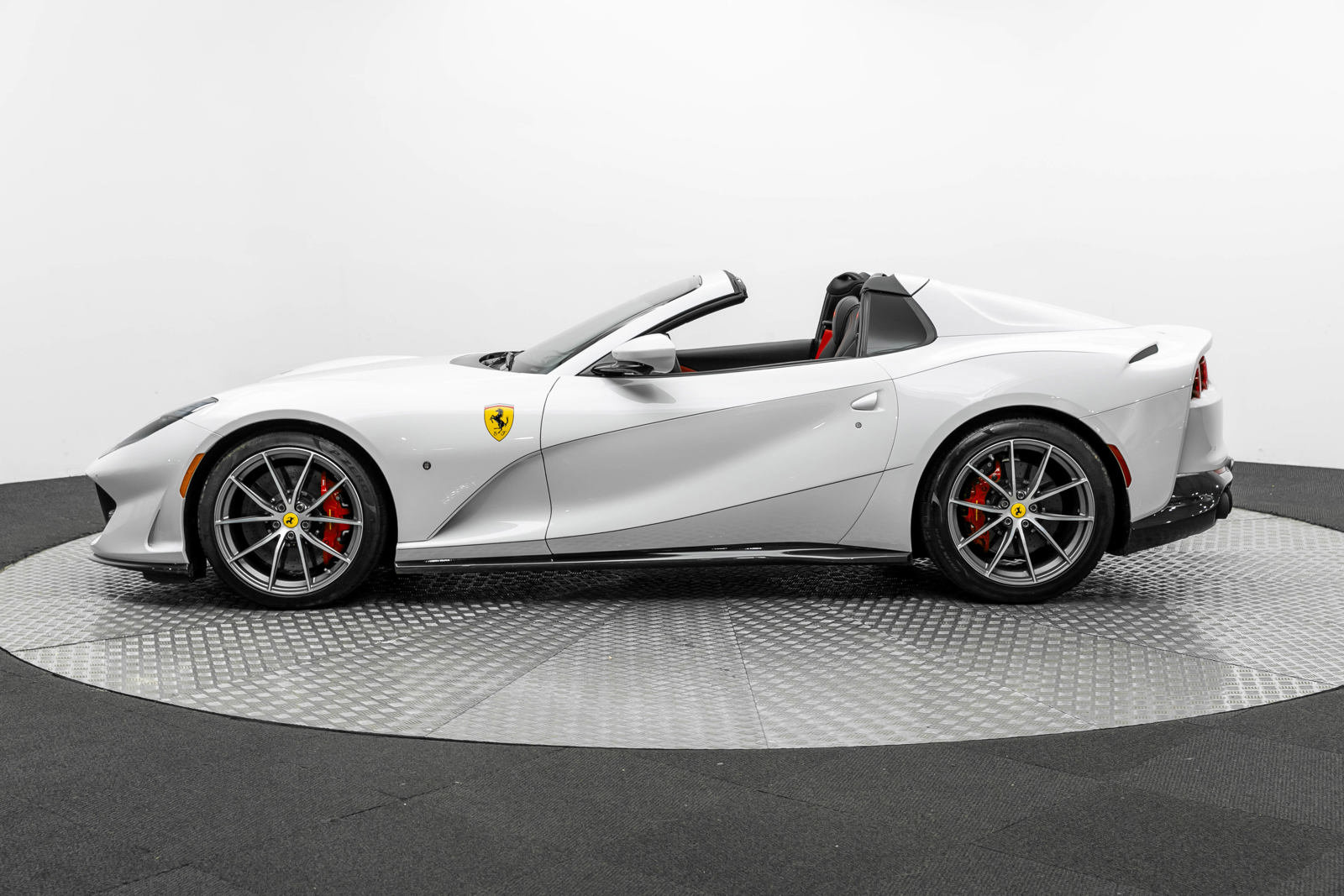 Certified 2022 Ferrari 812 GTS image 3