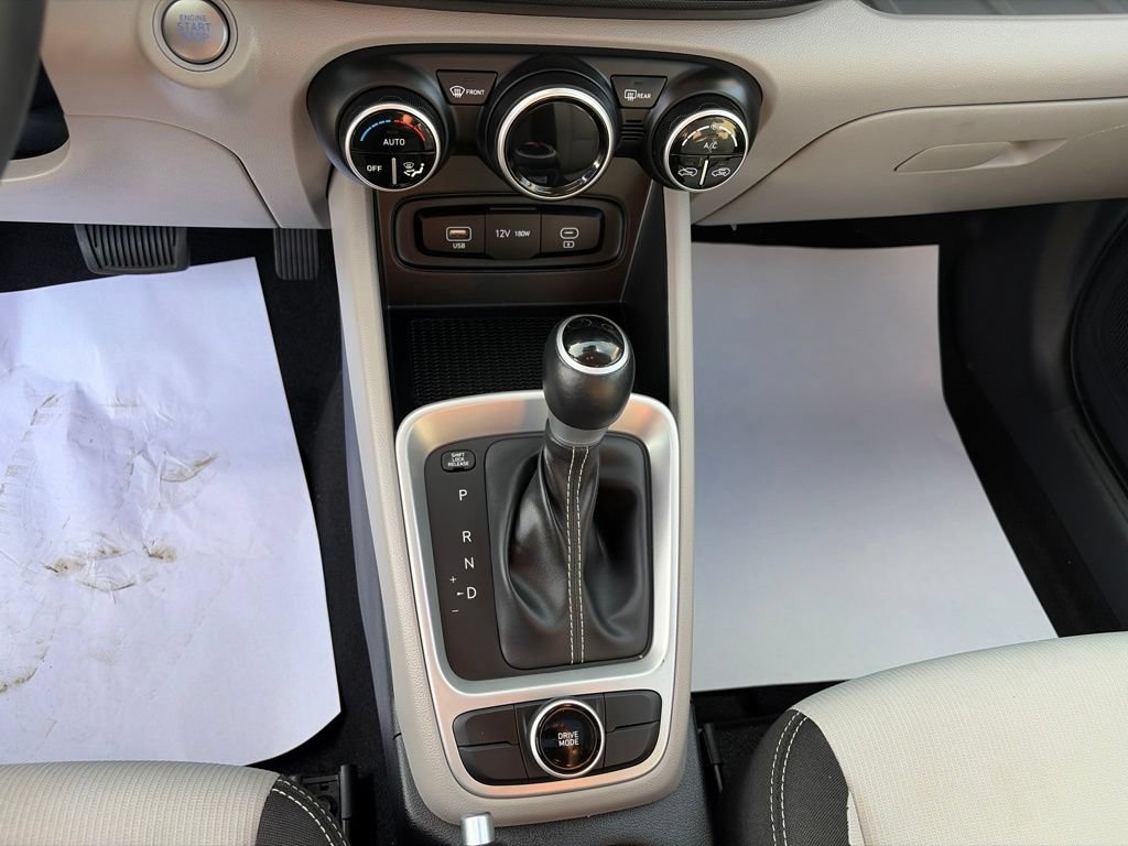 Used 2025 Hyundai Venue SEL FWD image 27