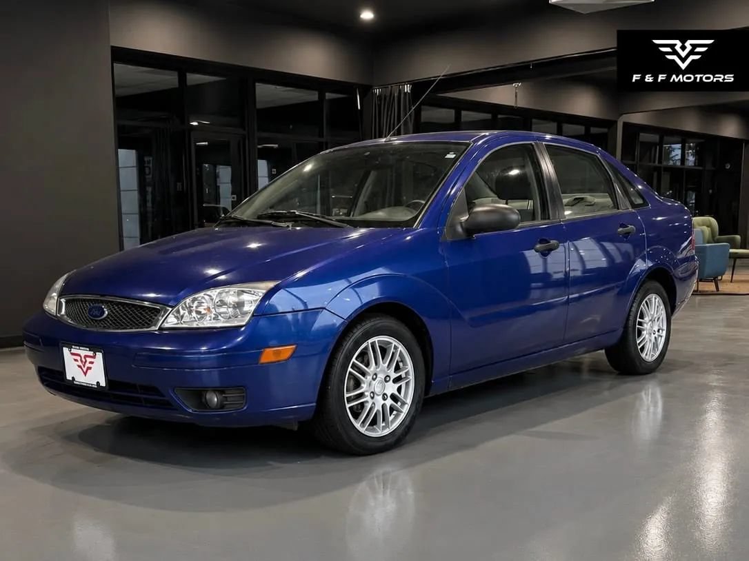 Used 2005 Ford Focus SE FWD image 2