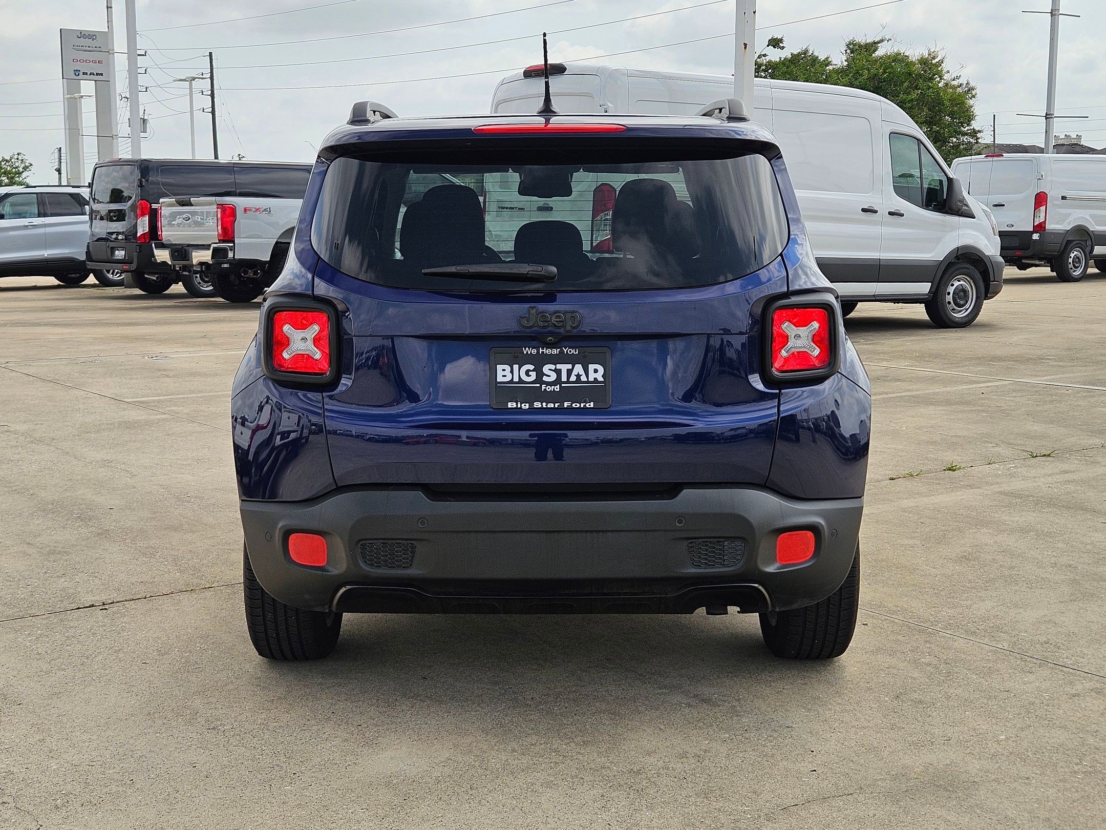 Used 2017 Jeep Renegade Altitude FWD image 6