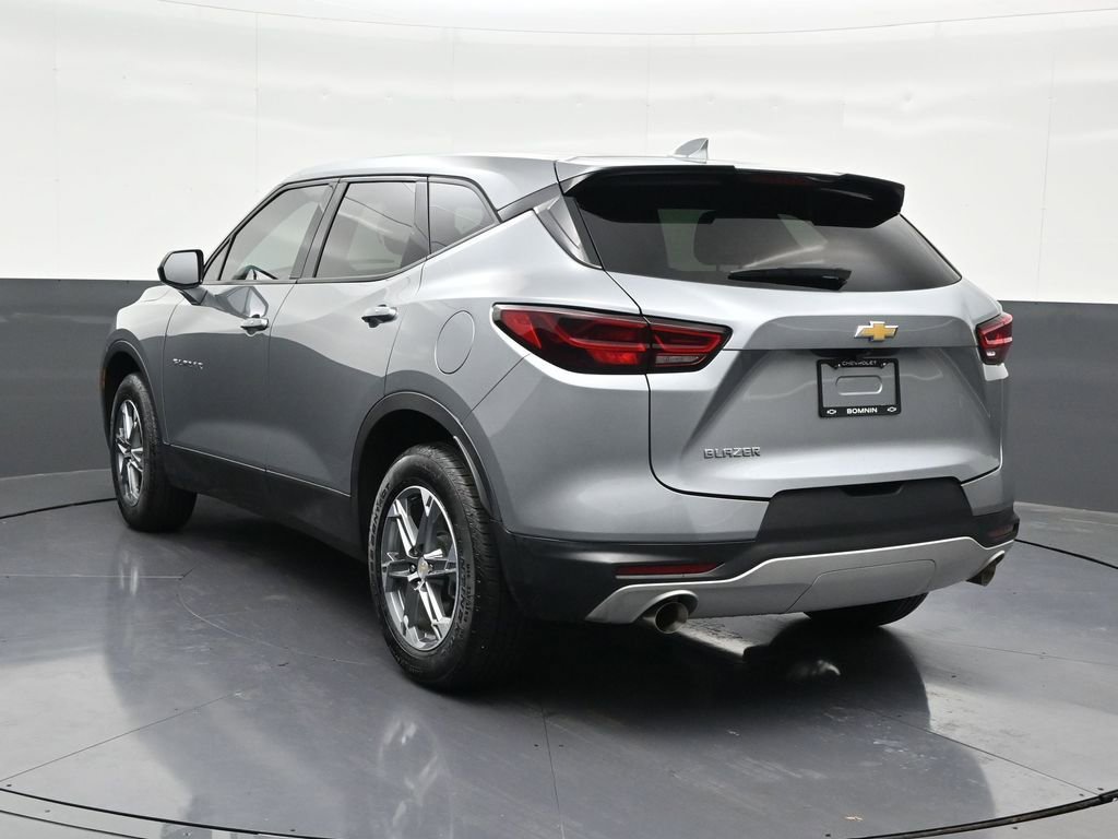 Used 2024 Chevrolet Blazer LT FWD image 3