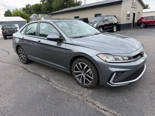 Used 2025 Volkswagen Jetta SE FWD image 6