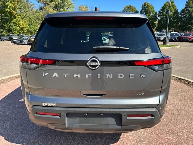 Used 2024 Nissan Pathfinder S image 5