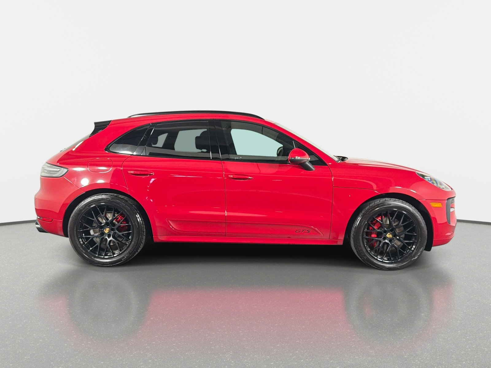 Used 2021 Porsche Macan GTS w/ Sport Chrono Package AWD/4WD image 2