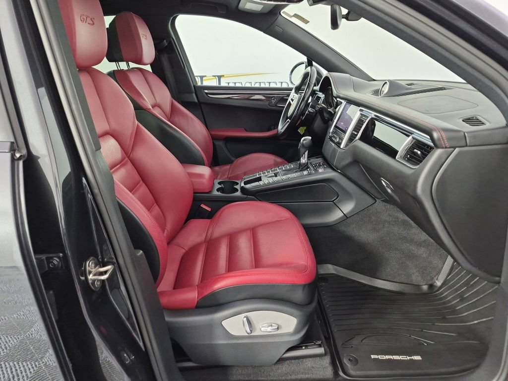 Used 2017 Porsche Macan GTS AWD/4WD image 40