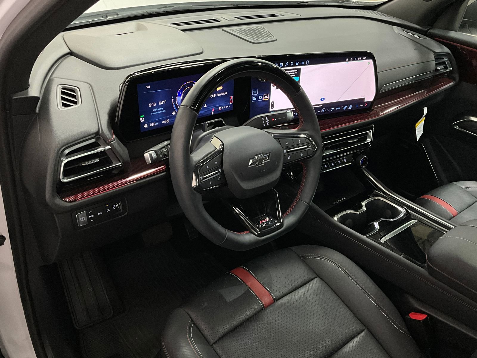 Used 2024 Chevrolet Traverse RS image 14