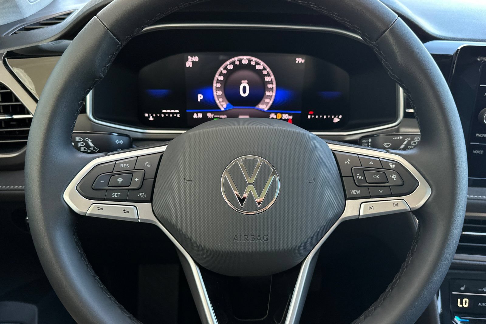 New 2026 Volkswagen Taos SE FWD image 23