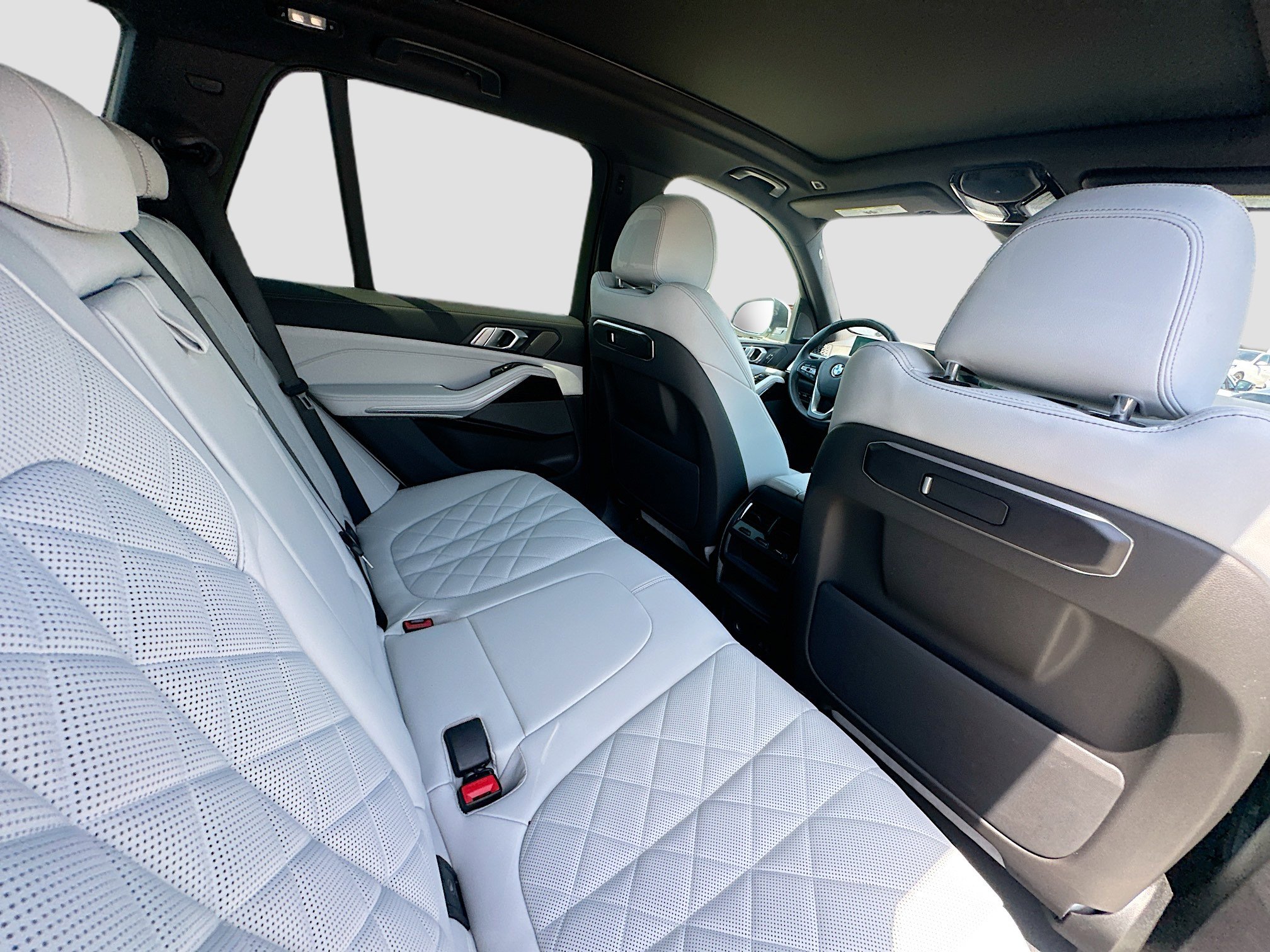 Used 2024 BMW X5 sDrive40i w/ Parking Assistance Package image 31