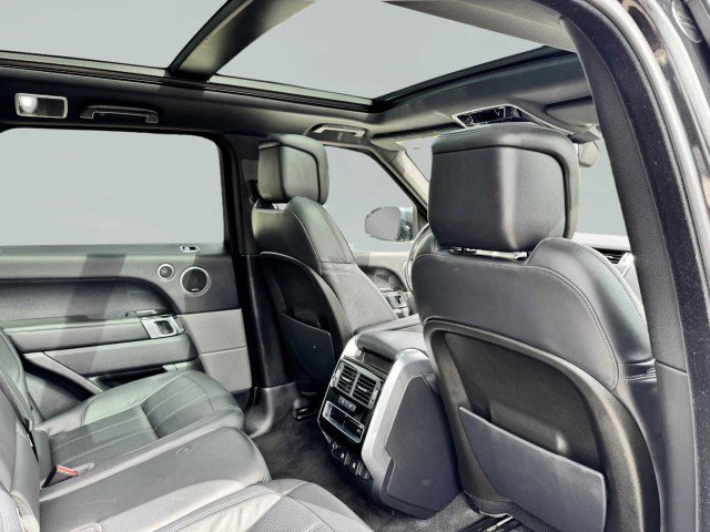 Used 2018 Land Rover Range Rover Sport HSE image 46