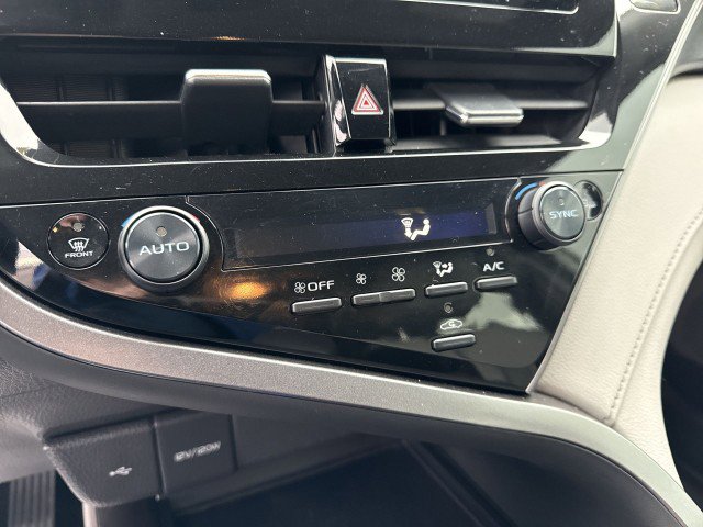 Used 2024 Toyota Camry SE image 16