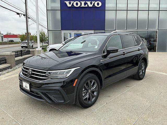 Used 2022 Volkswagen Tiguan SE AWD/4WD image 3