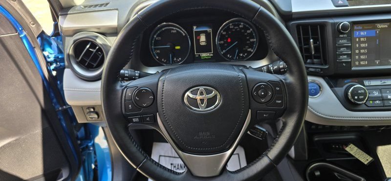 Used 2016 Toyota RAV4 Limited AWD/4WD image 16