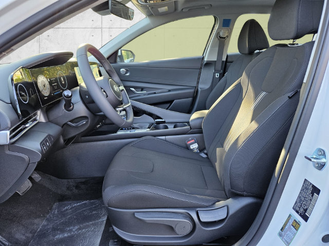 Certified 2025 Hyundai Elantra SEL FWD image 4