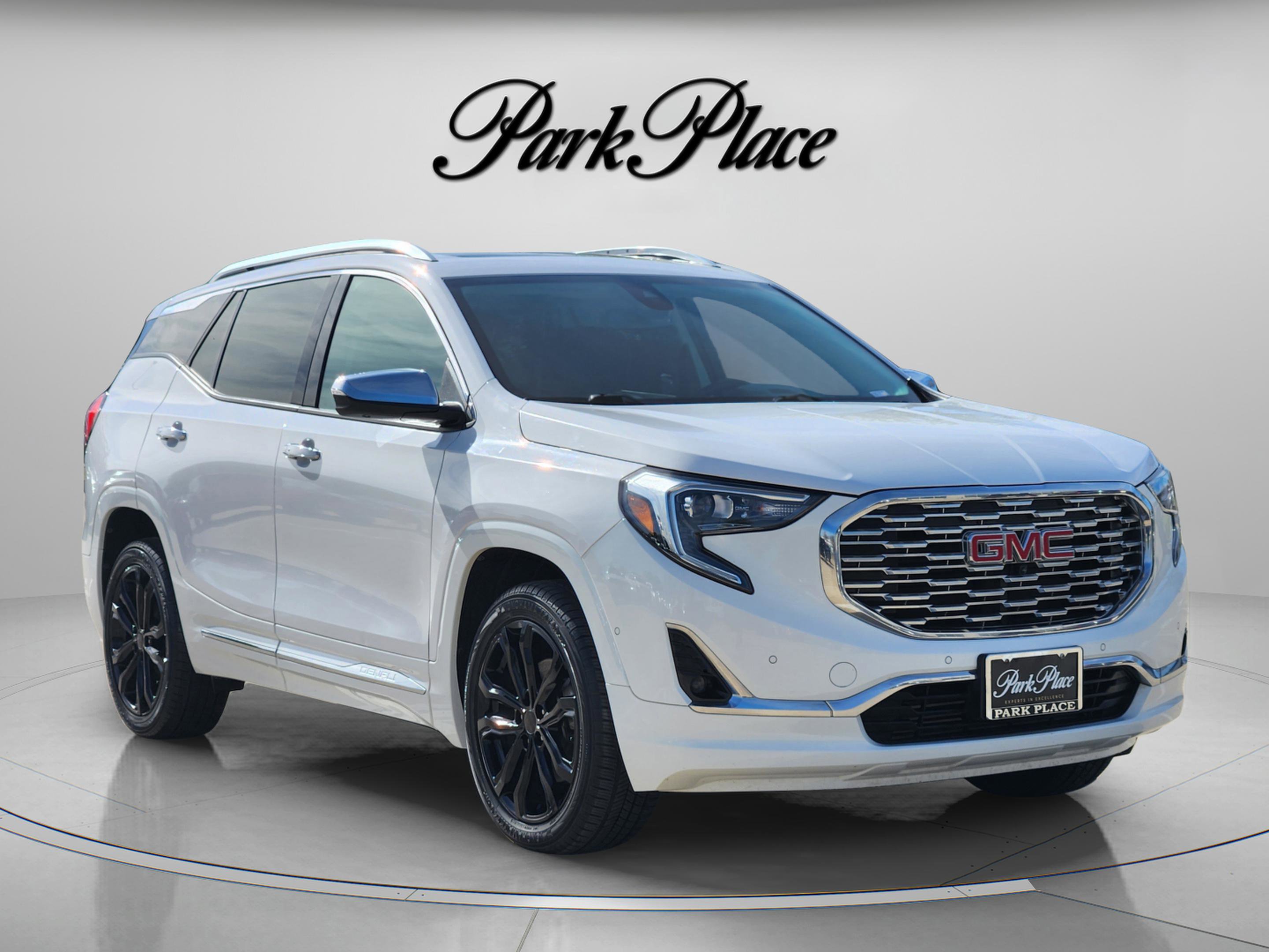 Used 2018 GMC Terrain Denali w/ Advanced Safety Package AWD/4WD image 4