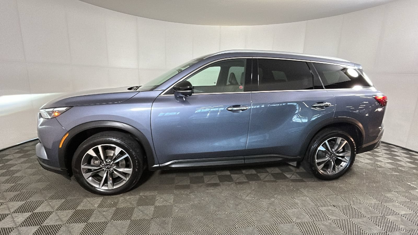 Used 2024 INFINITI QX60 Luxe AWD/4WD image 5