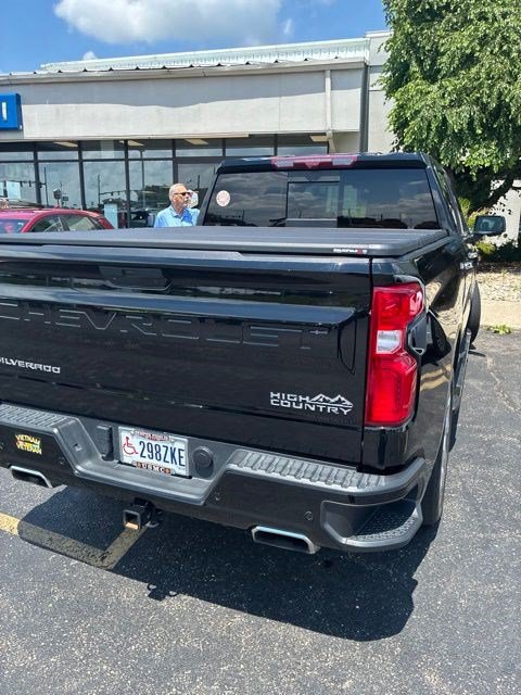 Used 2020 Chevrolet Silverado 1500 High Country w/ Technology Package AWD/4WD image 8