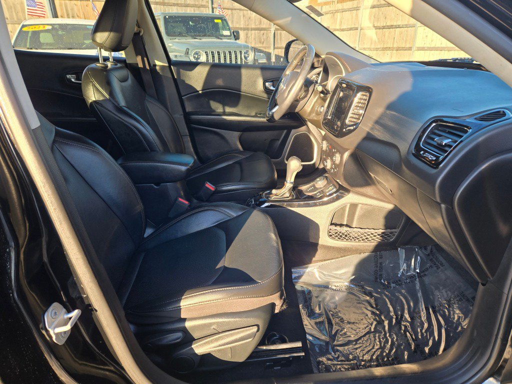 Used 2019 Jeep Compass Limited w/ Safety & Security Group AWD/4WD image 6