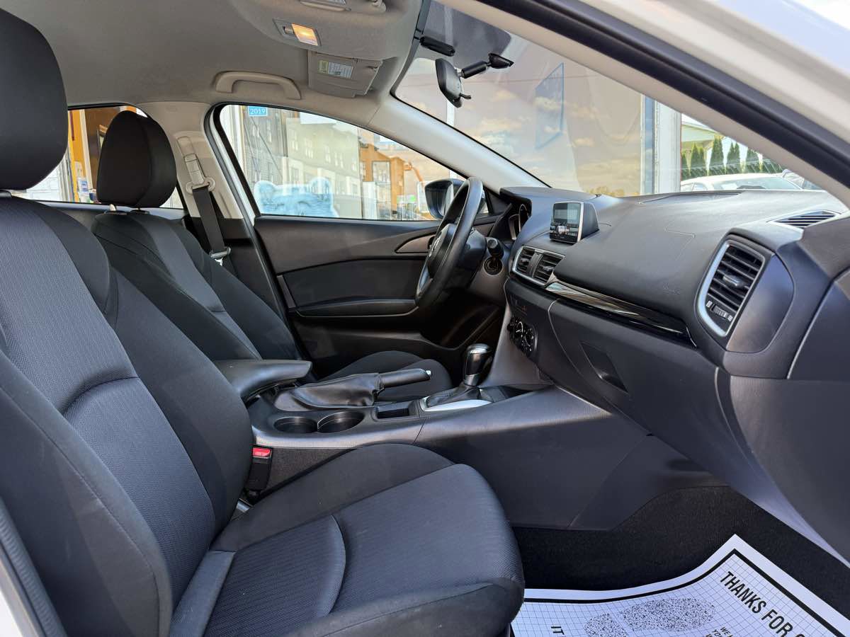 Used 2015 MAZDA MAZDA3 i SV image 10