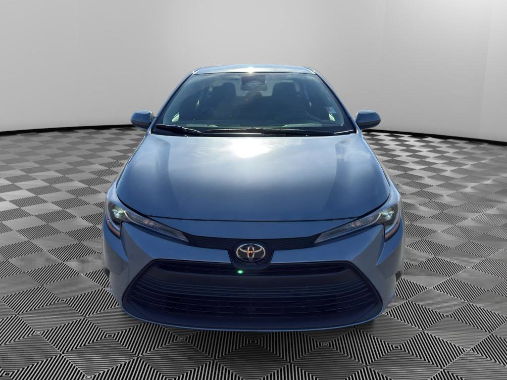 Used 2024 Toyota Corolla LE image 2