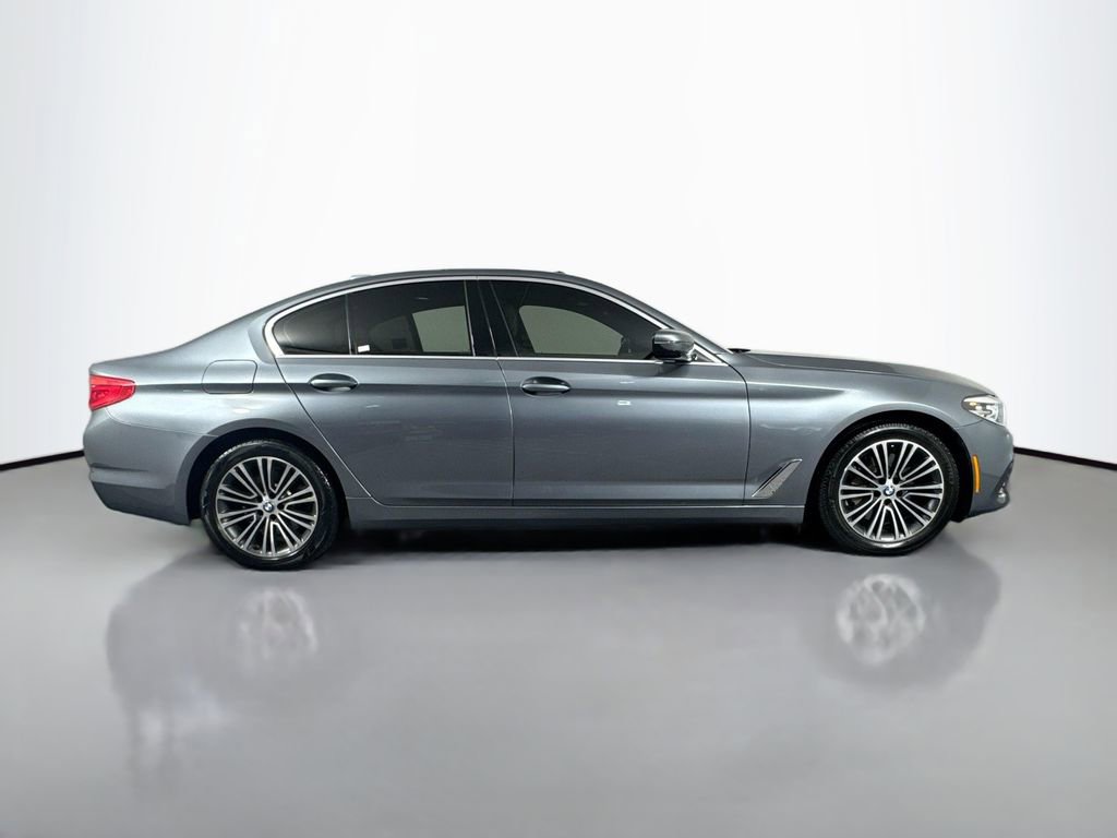 Used 2020 BMW 530i xDrive w/ Convenience Package AWD/4WD image 4