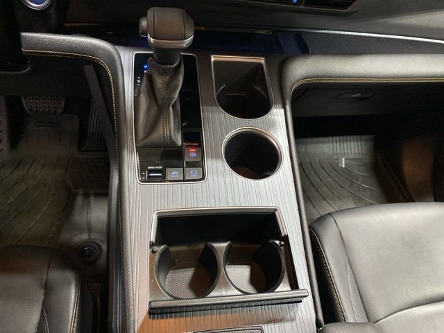 Used 2022 Toyota Sienna XLE Woodland Edition image 18